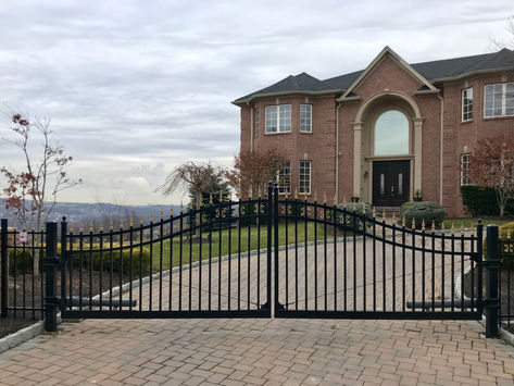 Reasons Why an Aluminum Fence Installation Is a Popular Choice in Ramsey and Essex Fells, NJ