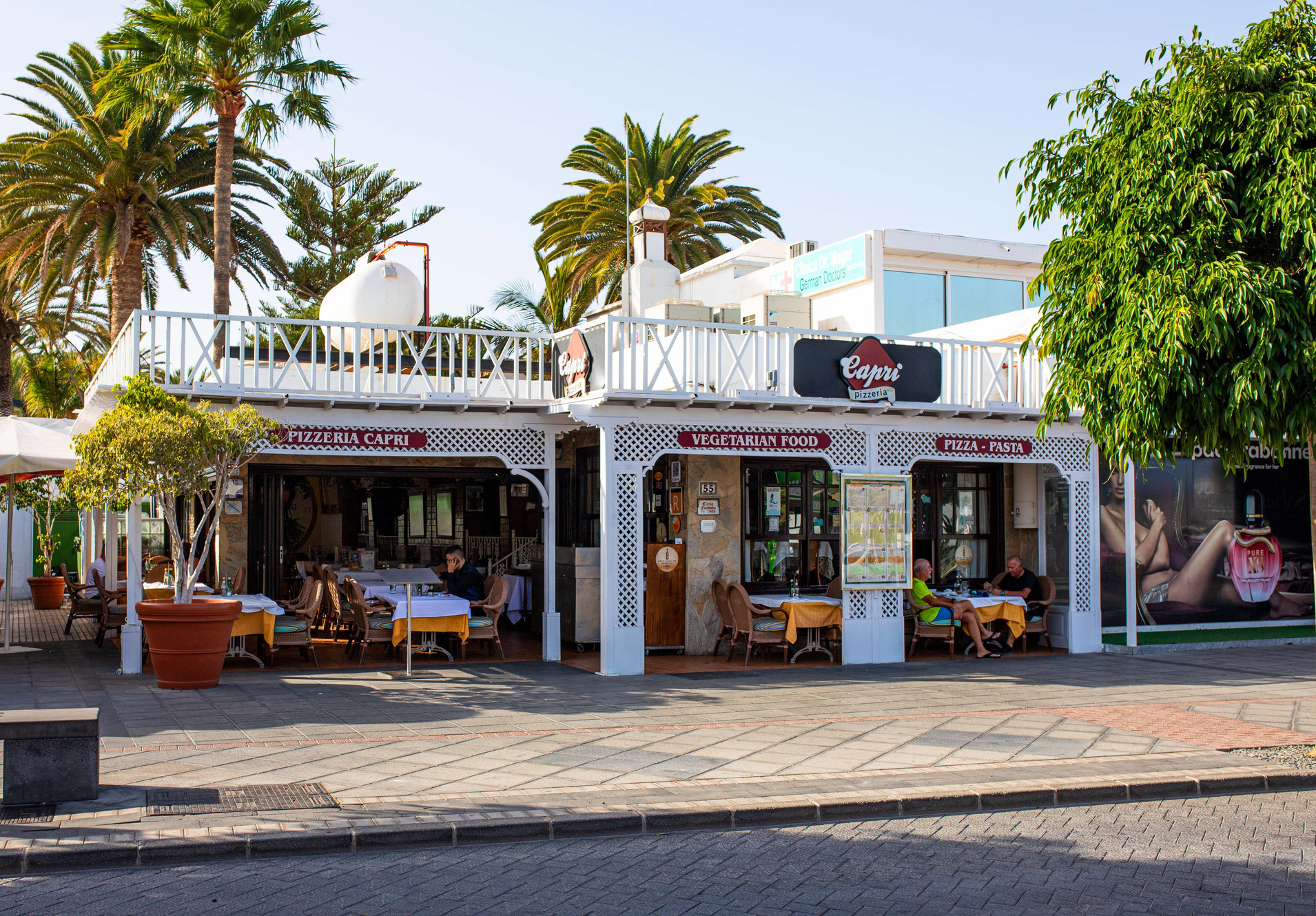 Puerto del carmen Pizzeria Capri Lanzarote,Tías