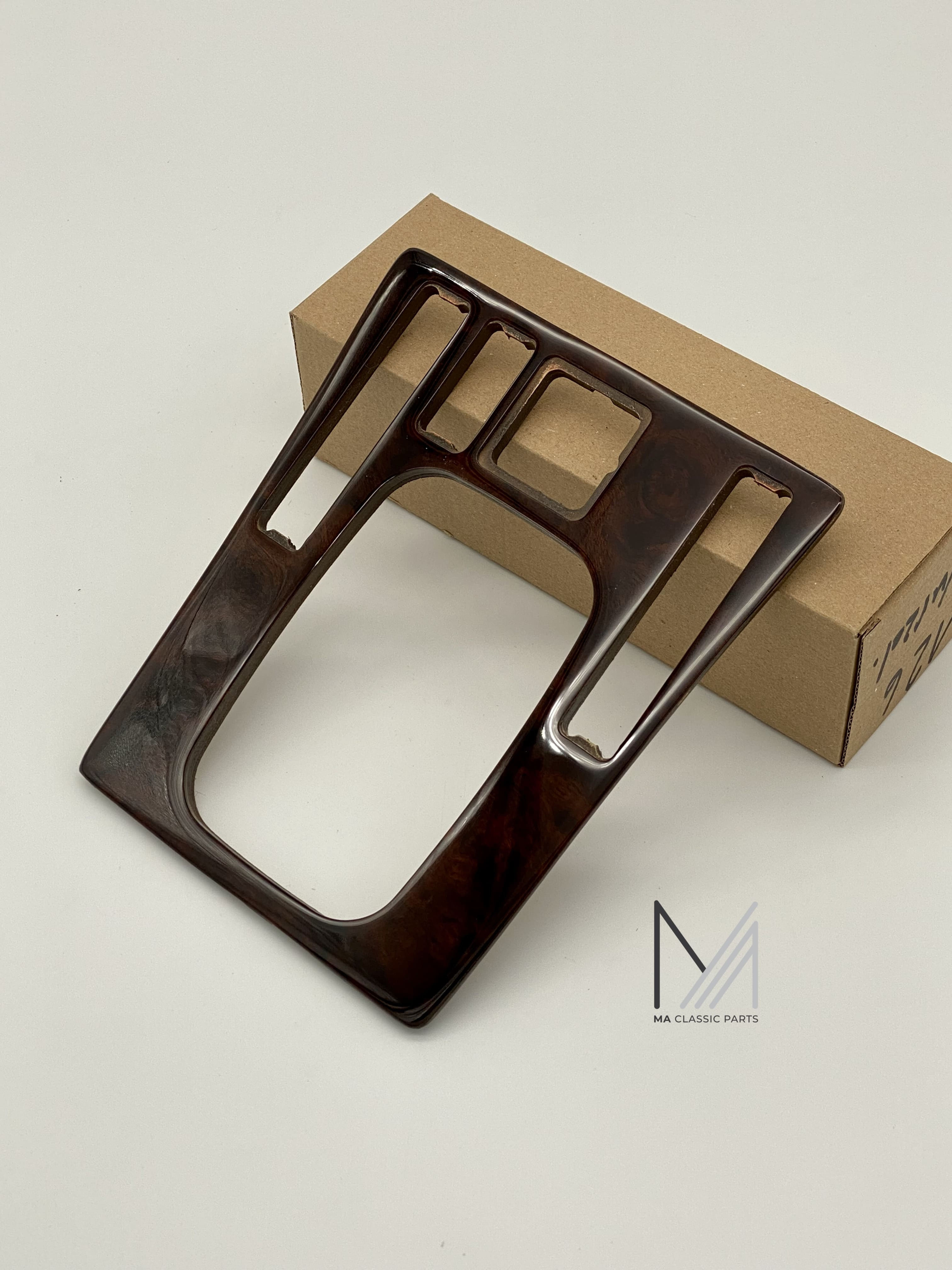 Wurzelholz Schaltbrett für Mercedes W201 / 190 (4 Ausfräsungen) 1. Gen. center console cover burl wood rootwood