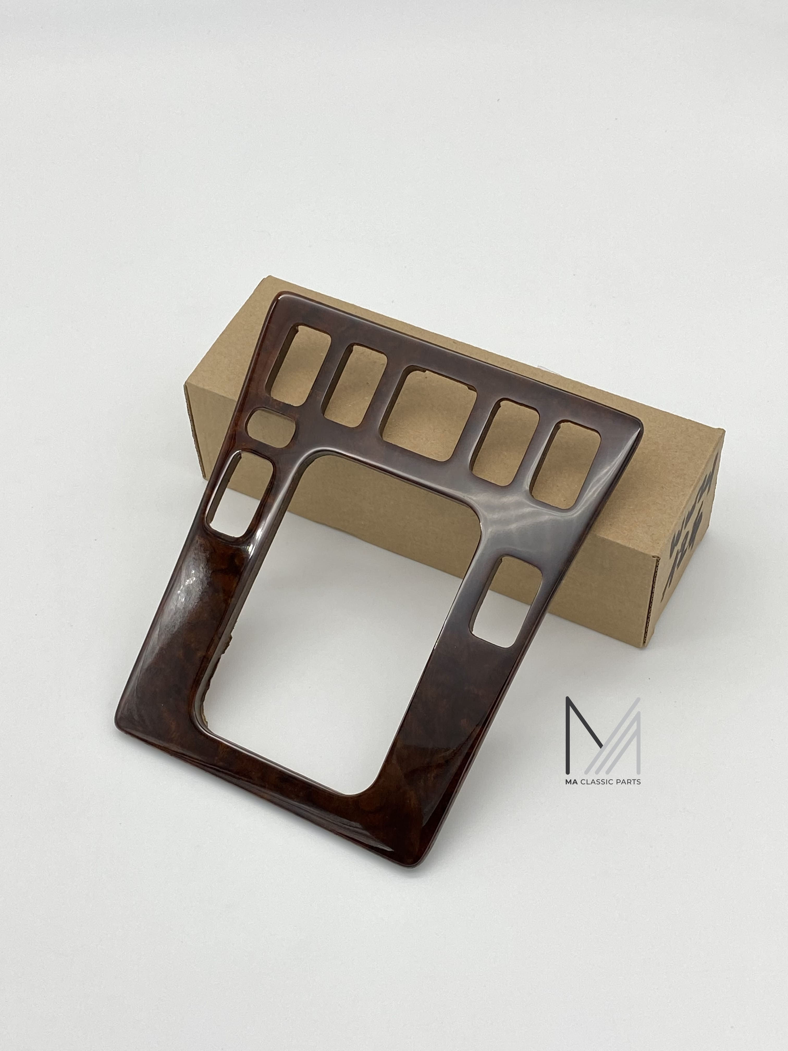 Wurzelholz Schaltbrett für Mercedes W201 / 190 (8 Ausfräsungen) 2. Gen. center console cover