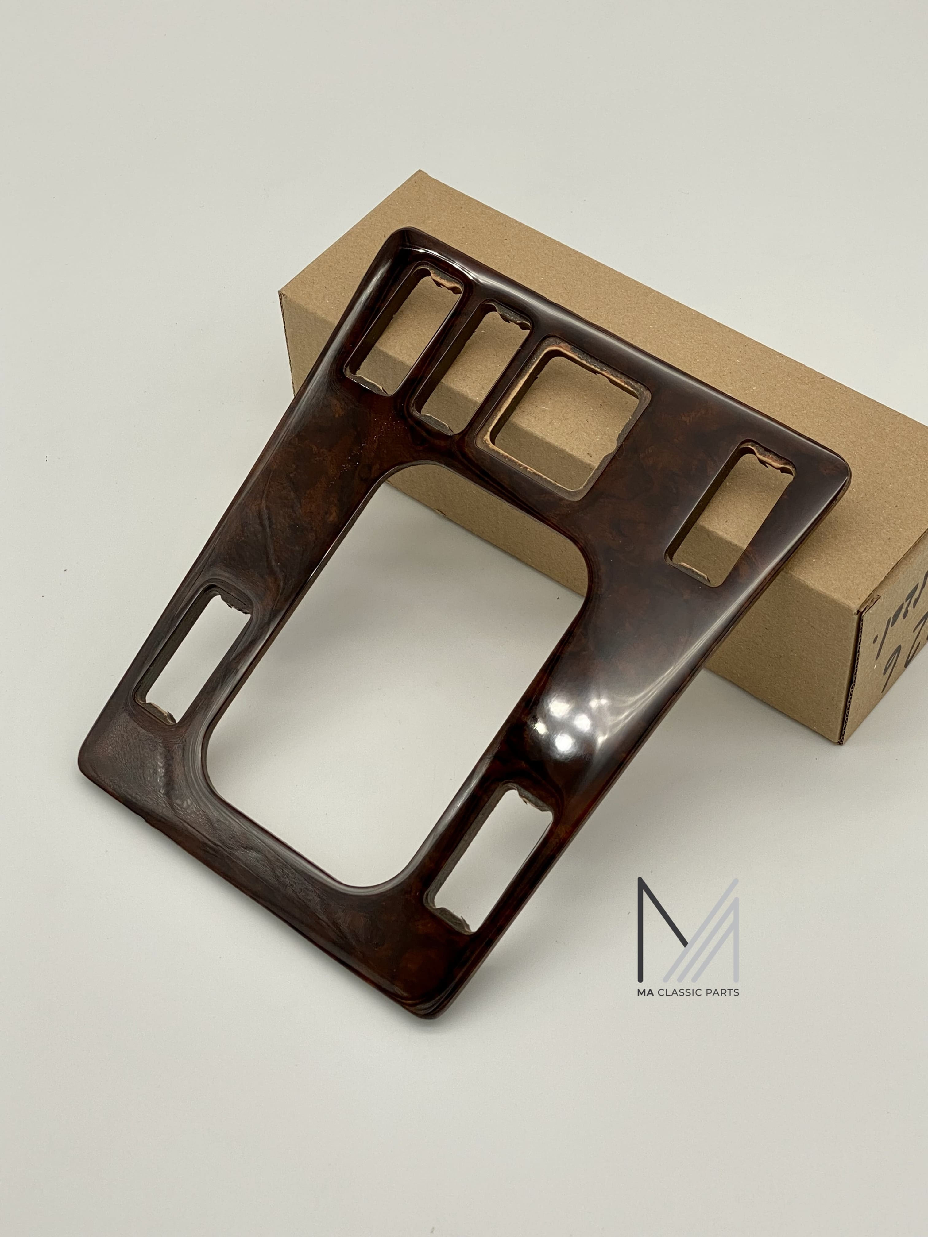 Wurzelholz Schaltbrett für Mercedes W201 / 190 (6 Ausfräsungen) 1. Gen. burl wood rootwood center console cover
