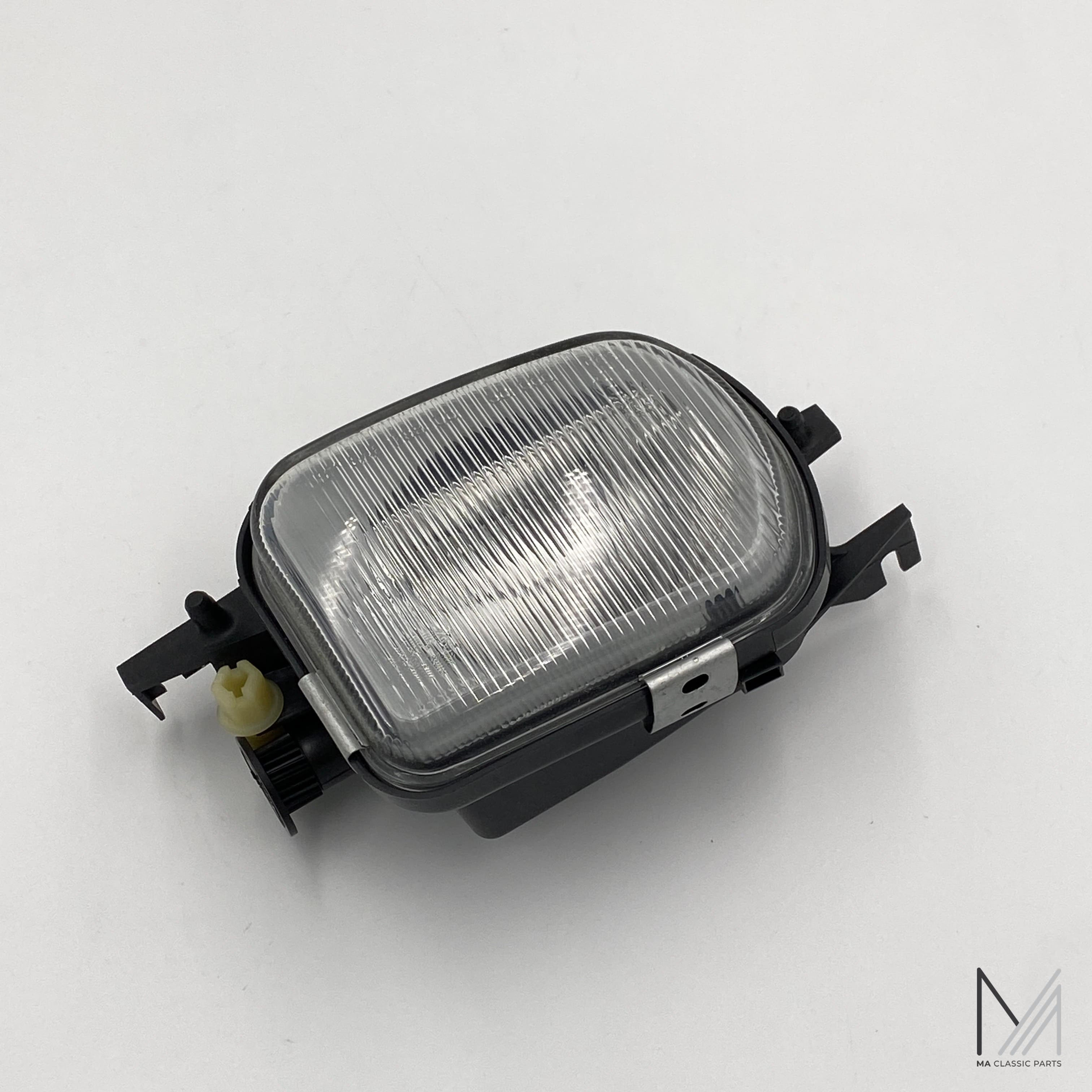 A2158200556 Mercedes-Benz R170 W203 W215 Nebelscheinwerfer Hella links NOS CL SLK