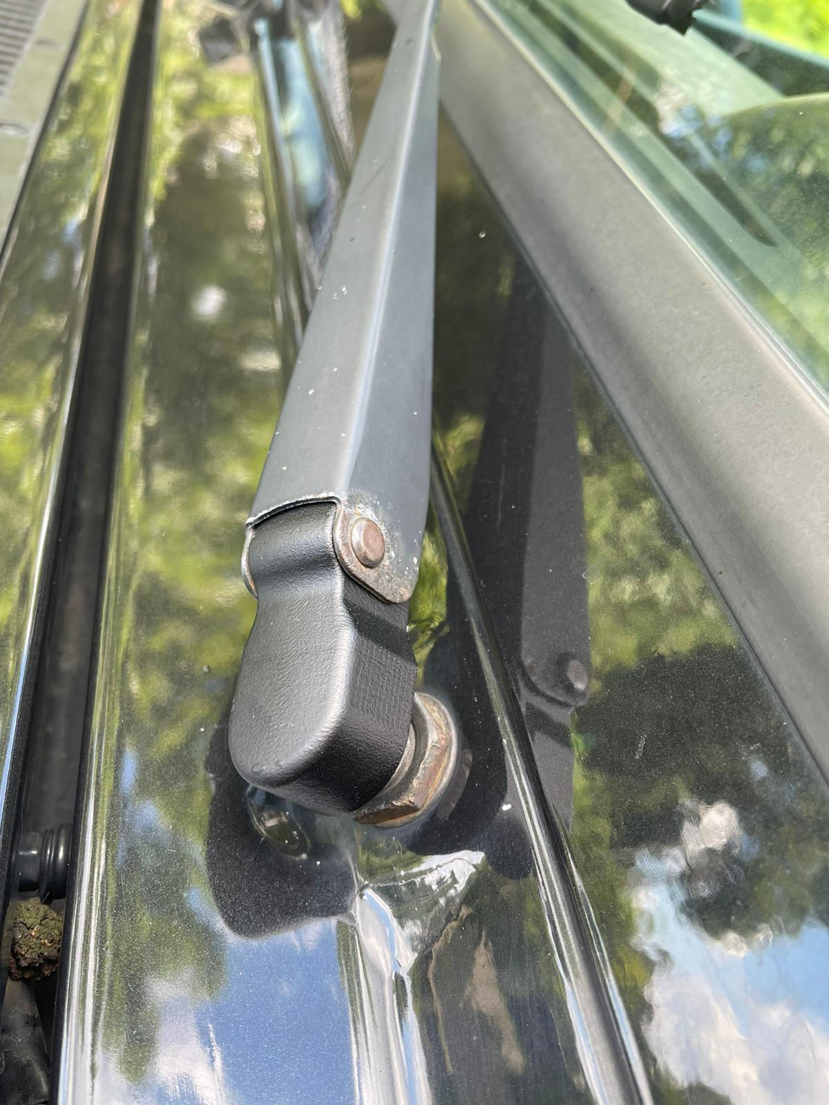 Mercedes-Benz W460 W461 W463 Vorne Windschutzscheibe Wischerarm Abdeckung - A4638200044