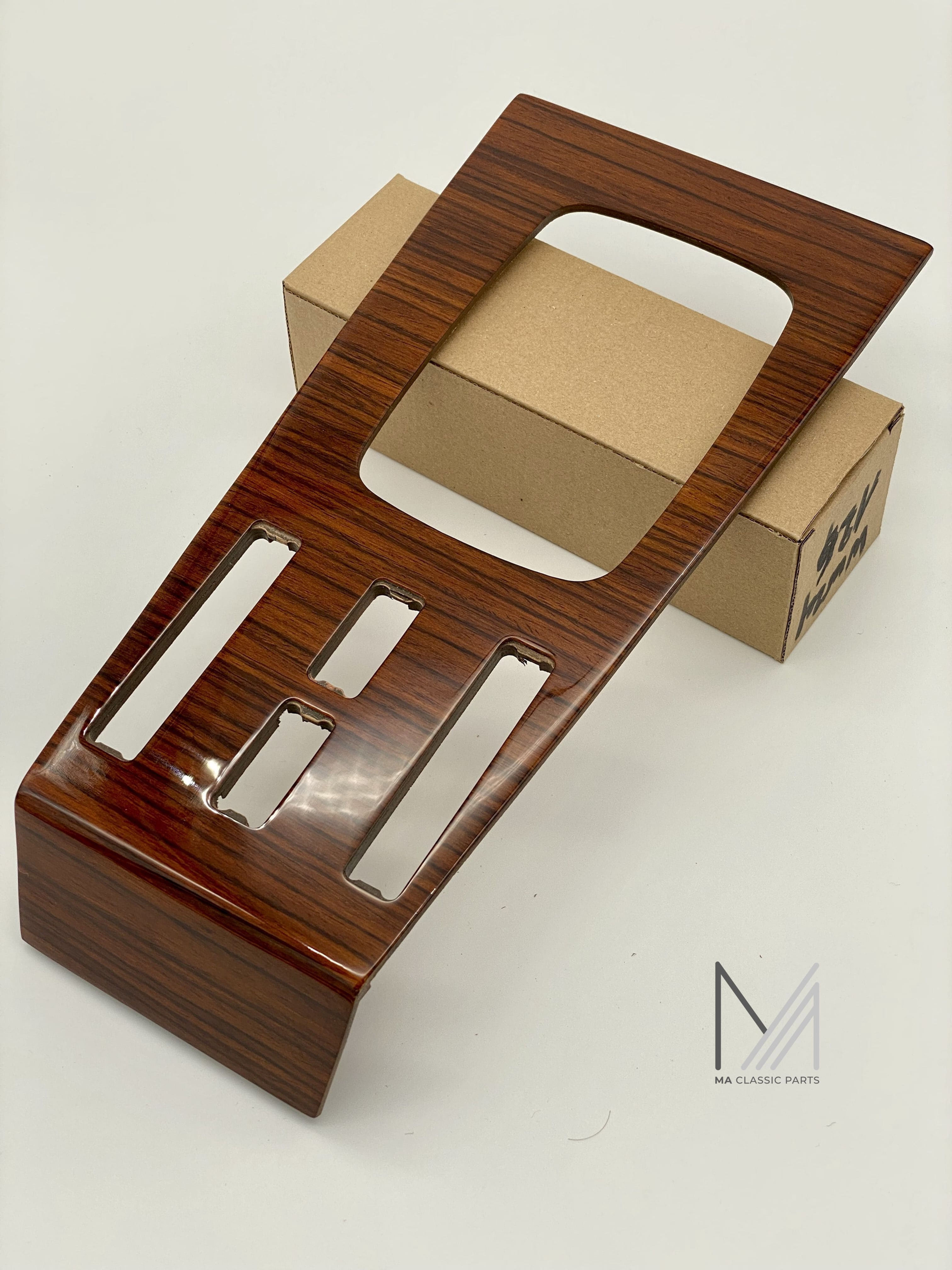 Mercedes Benz W123 Schaltbrett Zebrano 4 Ausfräsungen console cover wood