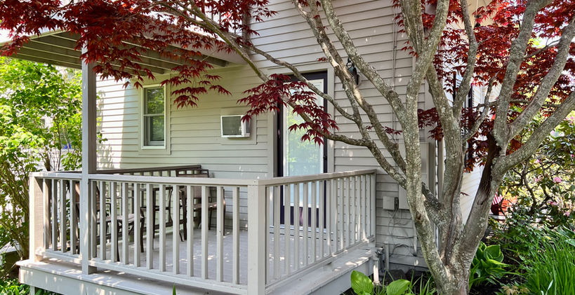 Dragonfly Guest House Lilac Room Private Deck Image