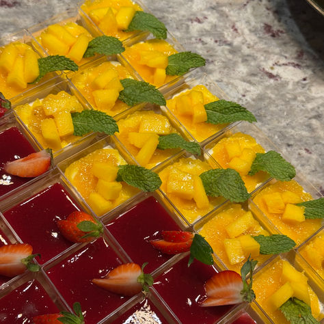 Citronpannacotta med mangospegel