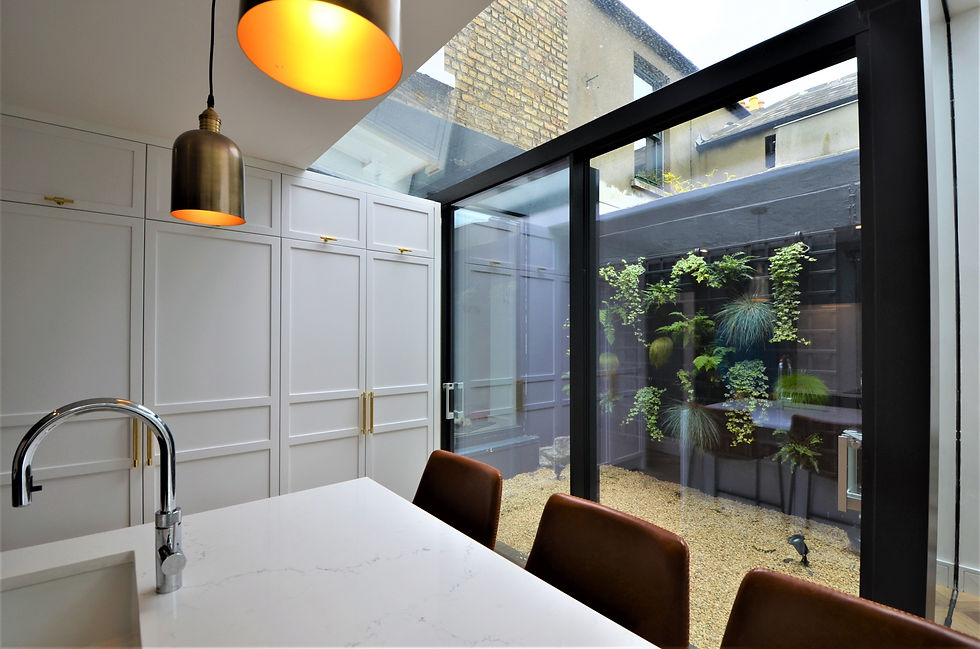 Breakfast Bar / Courtyard