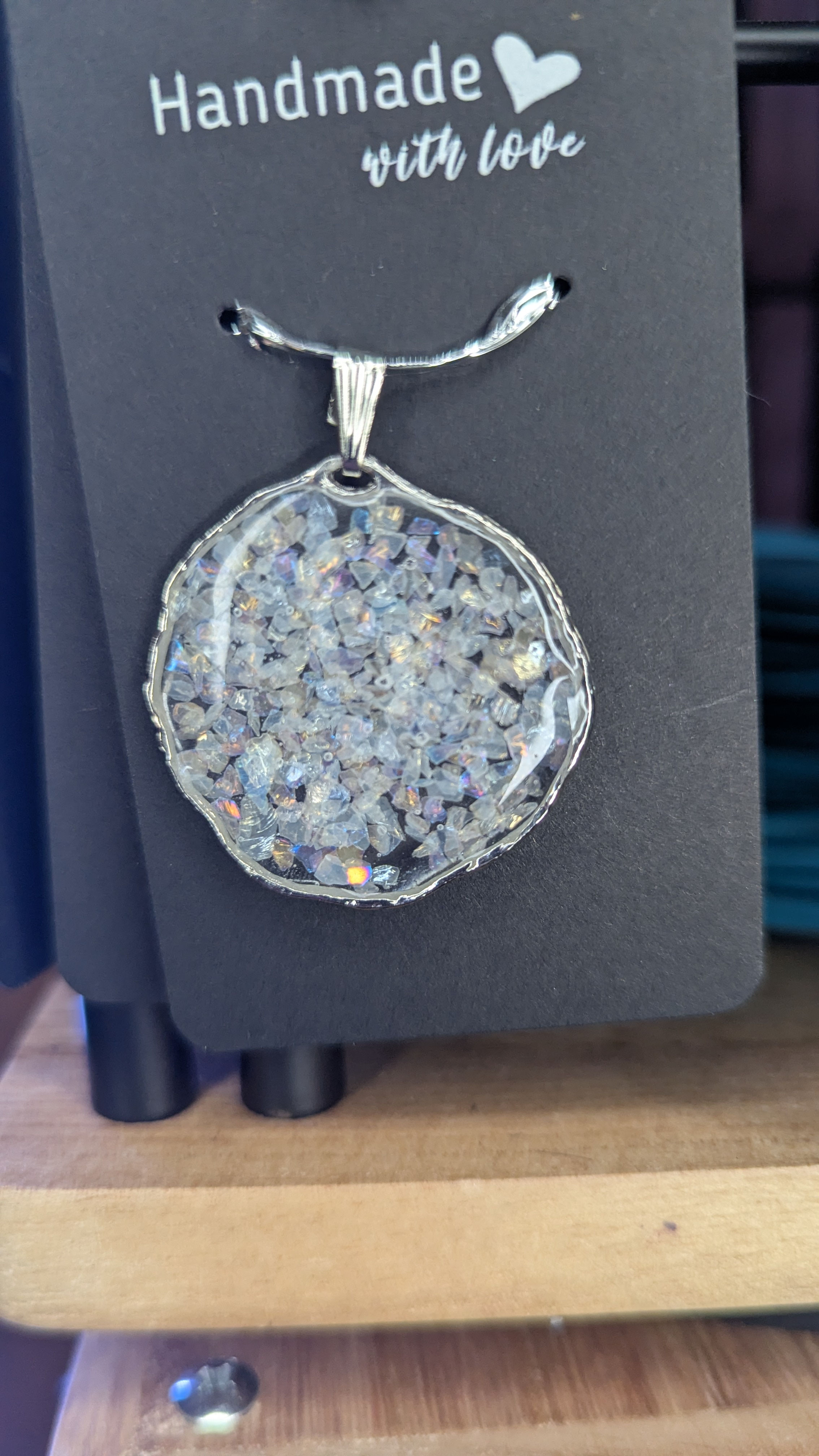 Schmuckanhänger mit Effektkristallen