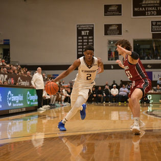 Davidson Visits the Reilly Center for Alumni Weekend Clash