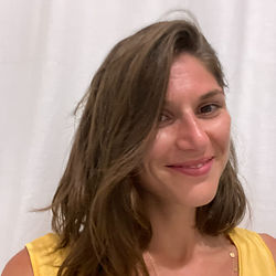 Dr. Lucia Robustini