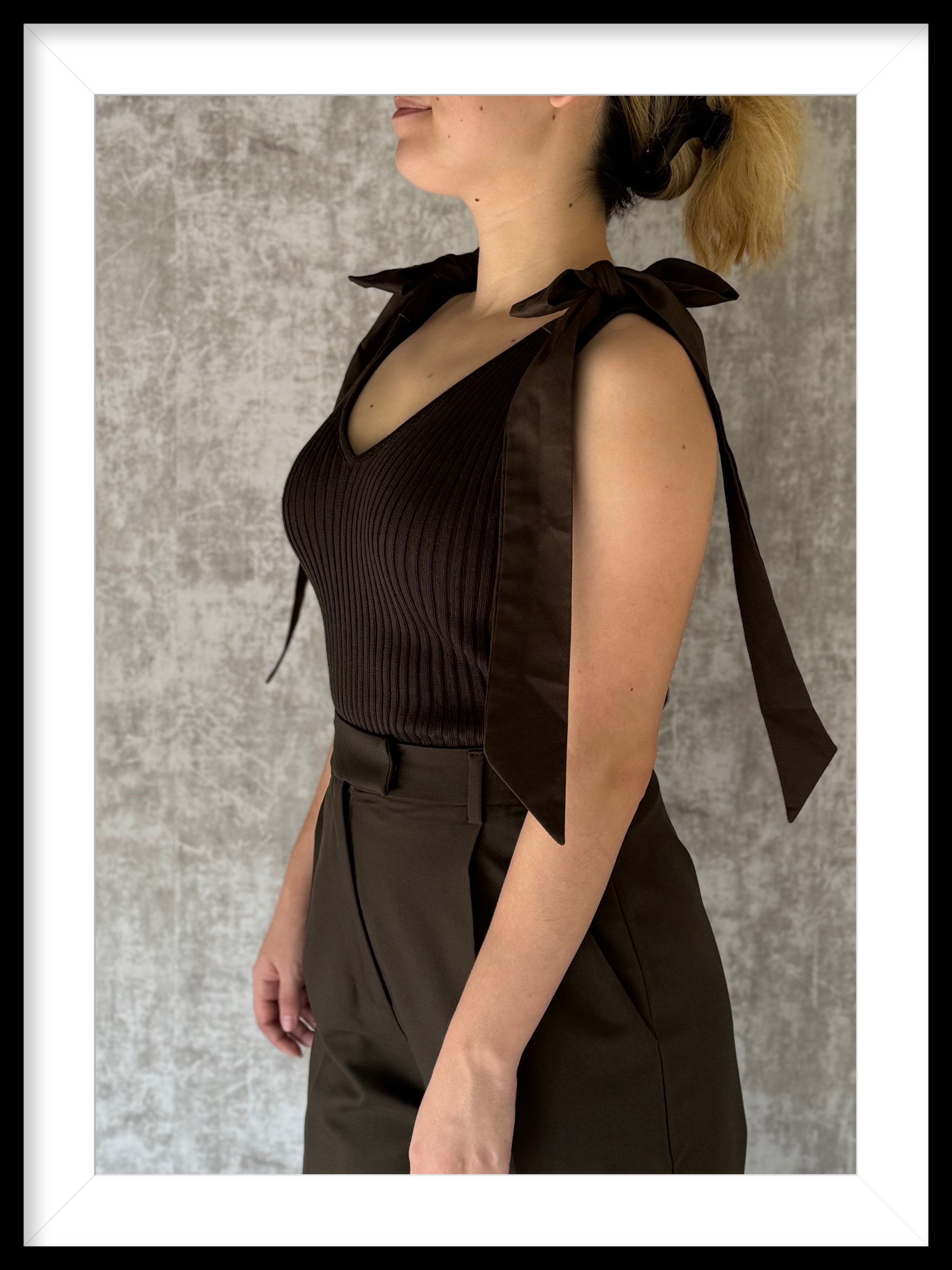 Carmine Chocolate Top