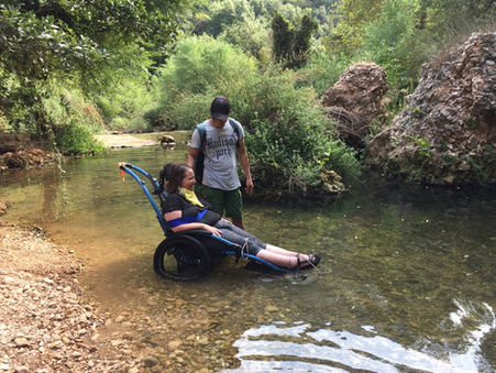טיול בגדול ובקטן: מעיין אלרואי המרענן ועולם המיניאטורות הקסום ביקנעם