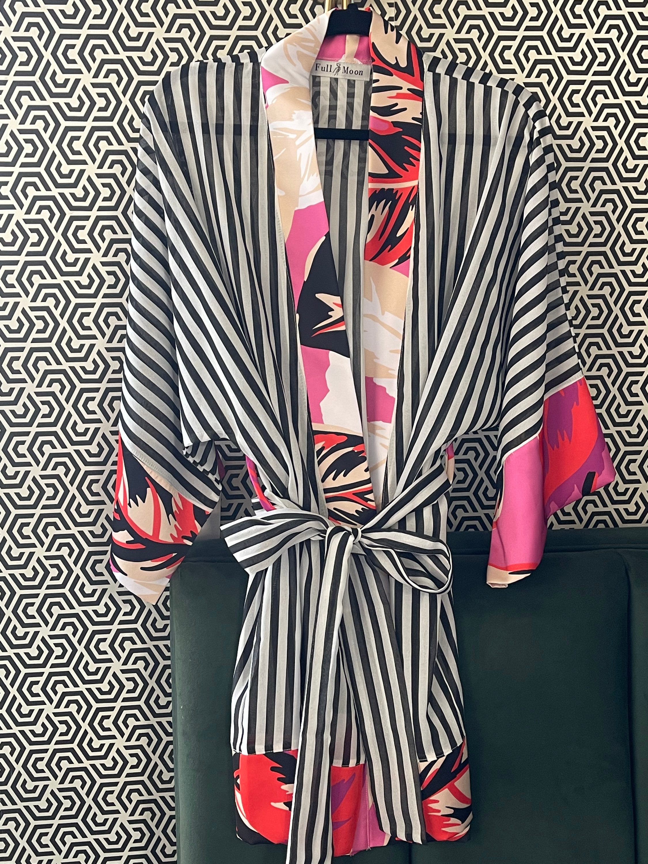 Bata rayada y floreada