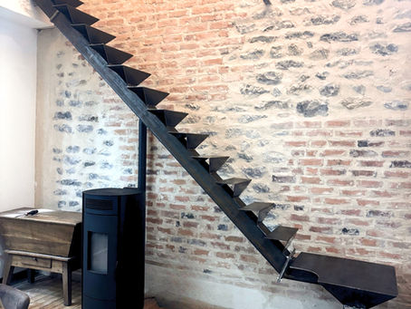 How to choose the right staircase: metal, metal and wood, or metal and glass?