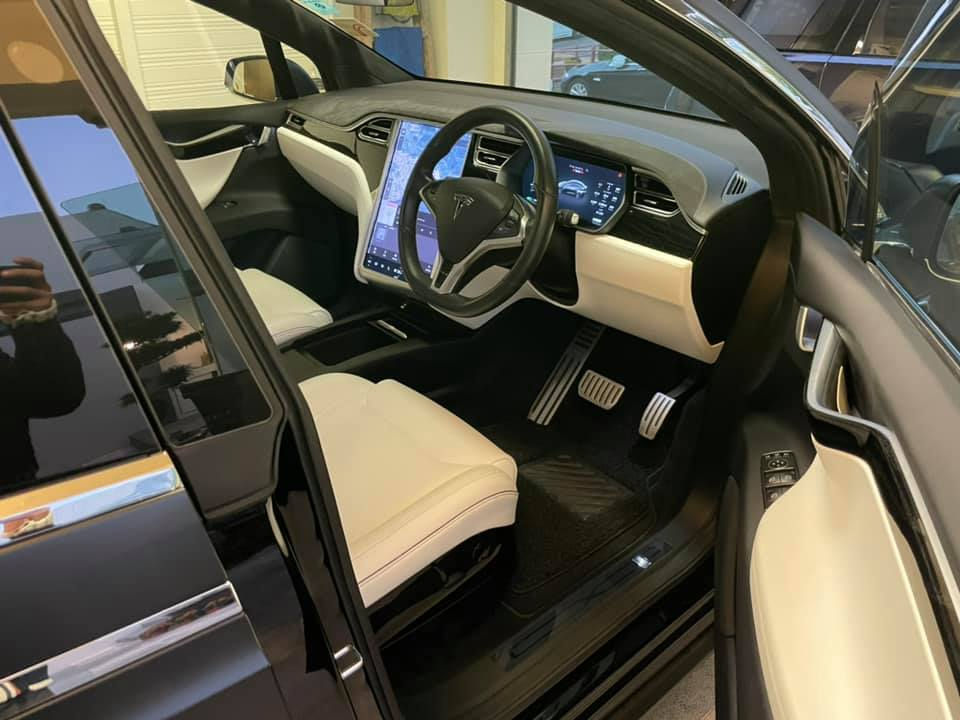 縮圖：2016 Tesla Model X P90D