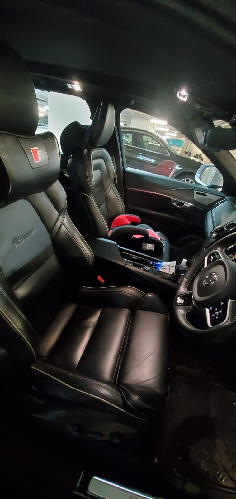 縮圖：2017 VOLVO XC90 T6 R DESIGN