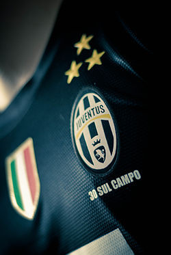 250px-Juventus_Football_Club_2012-2013_-_30_Sul_Campo.jpg