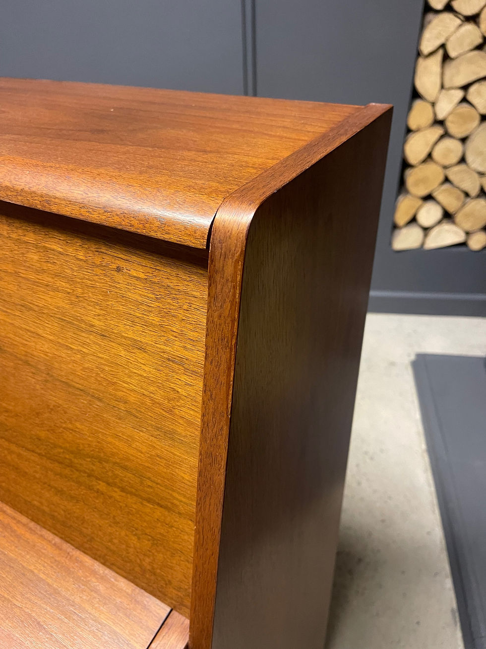 Thumbnail: Welmar 105 dark oak upright piano