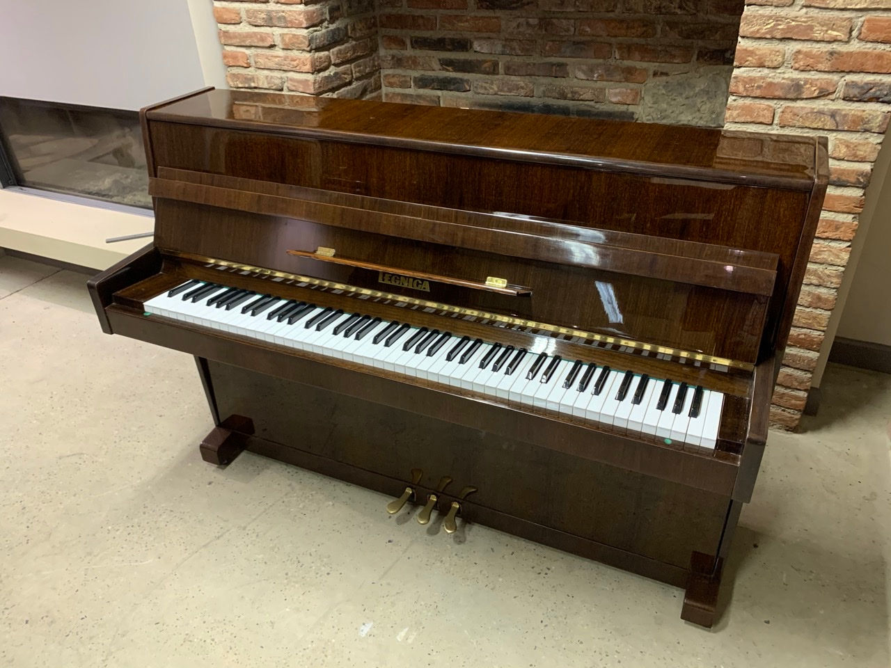 Legnica compact piano - French polished