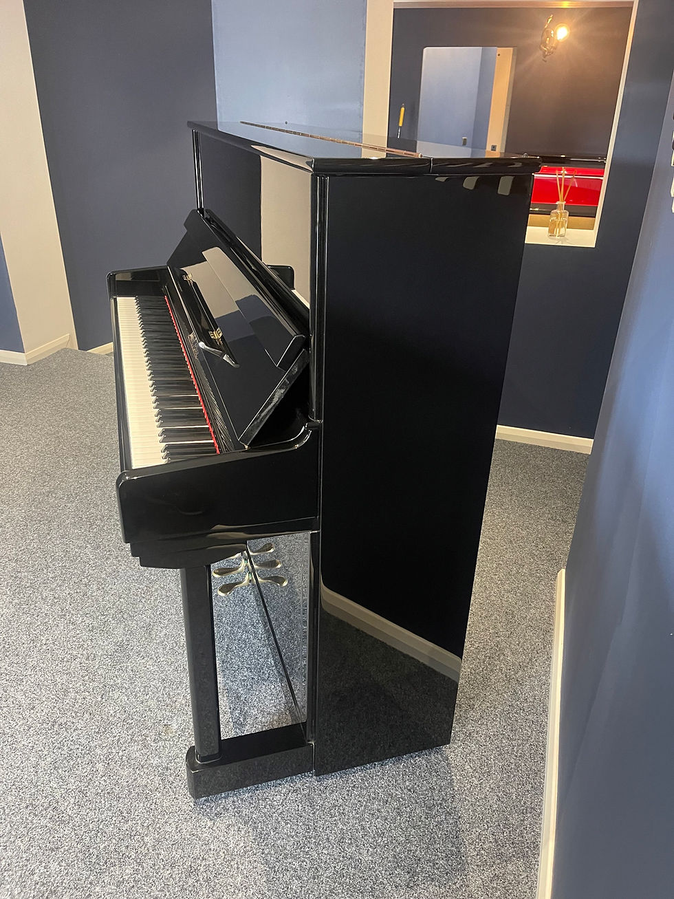 Thumbnail: Pearl river UP-125  upright piano - Gloss black