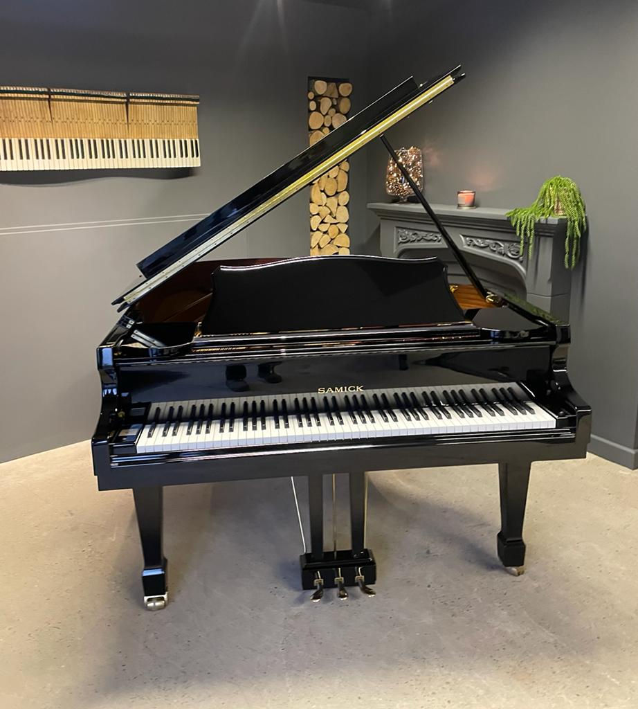 Samick SIG57 Gloss black grand piano - Fantastic condition