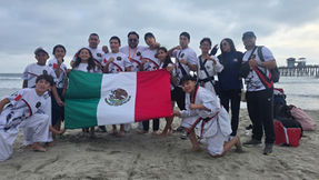 Taekwondoínes poblanos destacan en torneo internacional