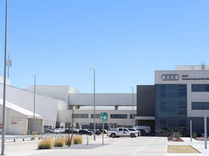 Audi mantiene operaciones en Puebla y descarta salida de la entidad, afirma la SEDETRA
