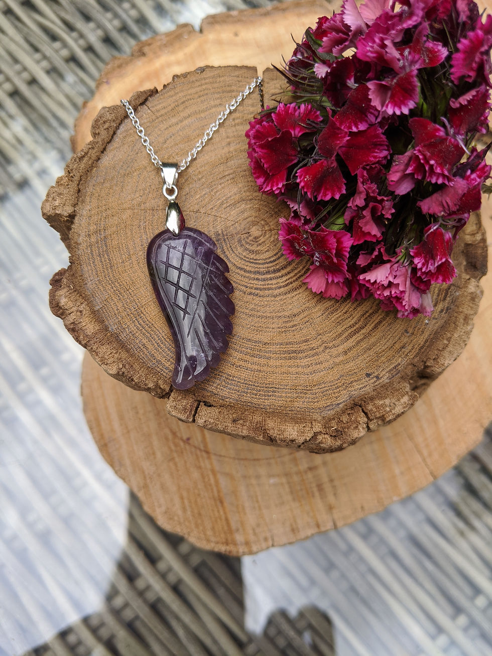 Thumbnail: Amethyst Angel Wing