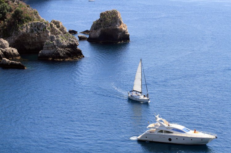Yacht Day Cruises
