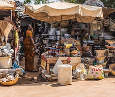 Marché local dans les rues du nord du Sénégal