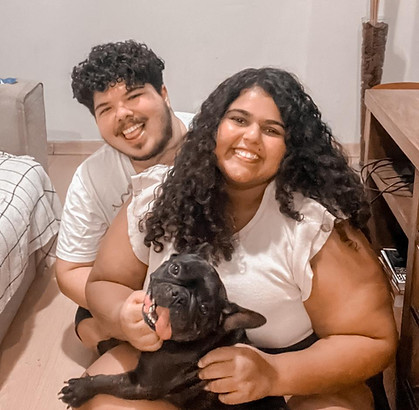 quem somos_agatha e leo_lisbela_cantinho do cafuné.jpeg