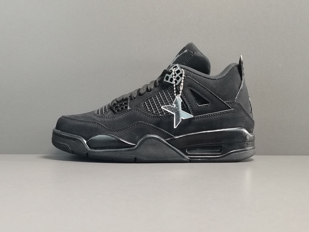 AIR JORDAN 4 RETRO BLACK CAT (2020)
BLACK/BLACK-LIGHT GRAPHITE