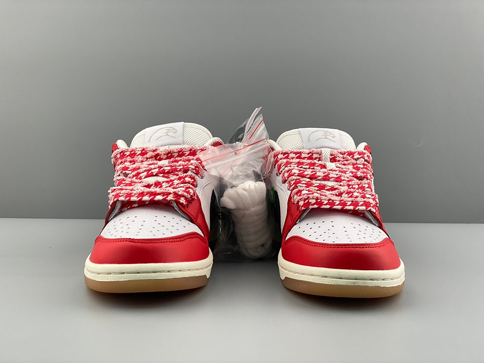Thumbnail: NIKE SB DUNK LOW FRAME SKATE HABIBI
WHITE/BLACK-GREEN-RED-GUM