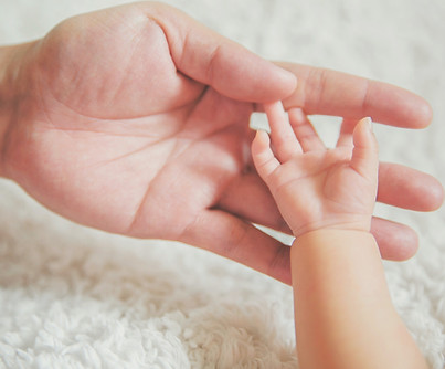 Become a parent through surrogacy