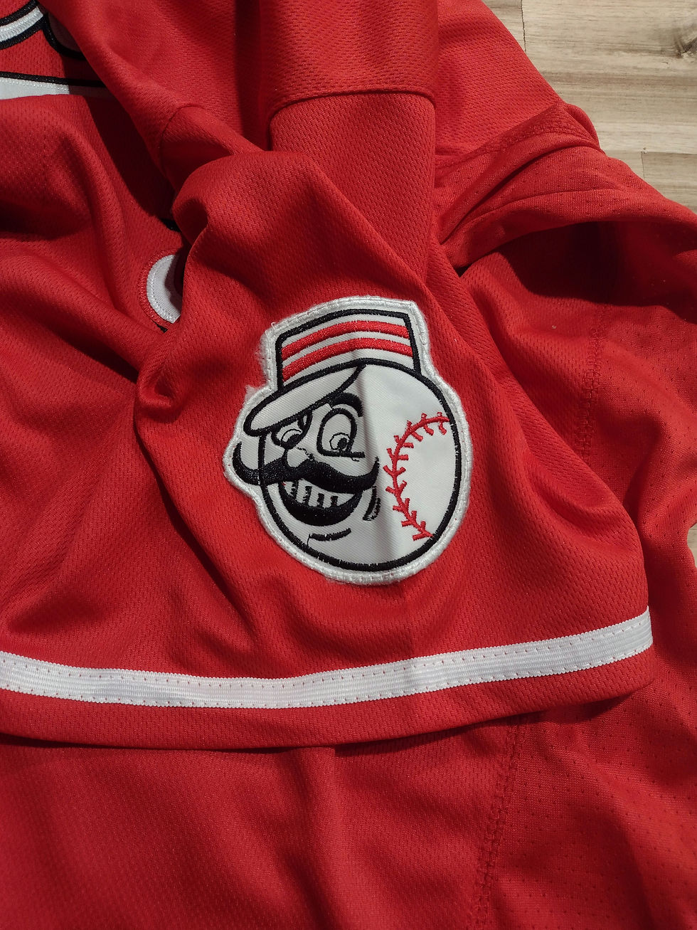 Thumbnail: Luis Castillo Red Jersey