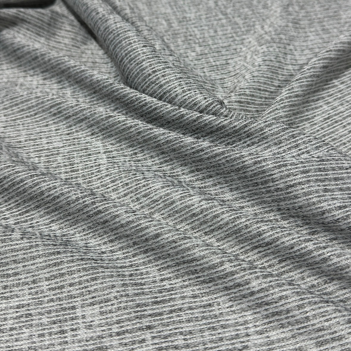 Malha tricô canelada cinza mescla