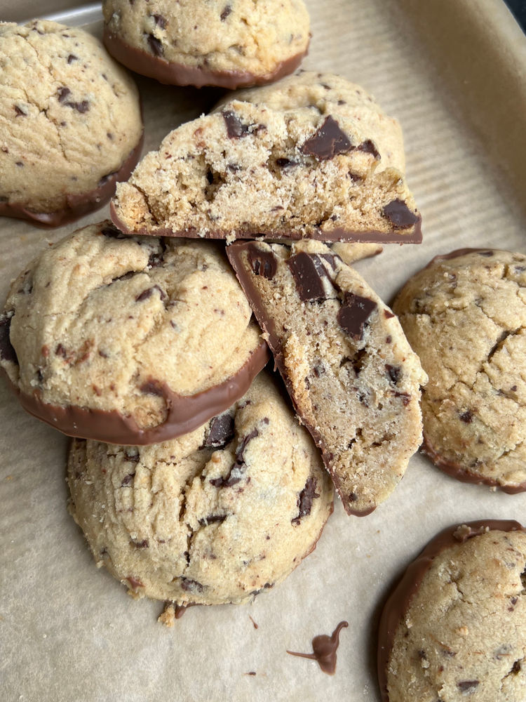 Peanut butter chocolate chip shortbread cookies christmas