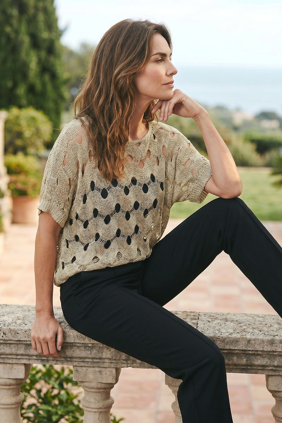 Miniature : Pull en crochet et fils en lurex or