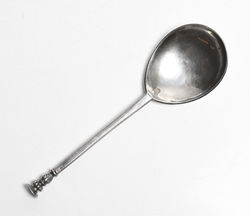 A Seal Top Sterlng Spoon, London 1623