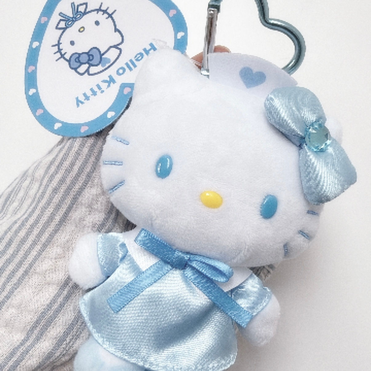 [現貨]Sanrio - hello kitty水色護士公仔心心扣掛飾