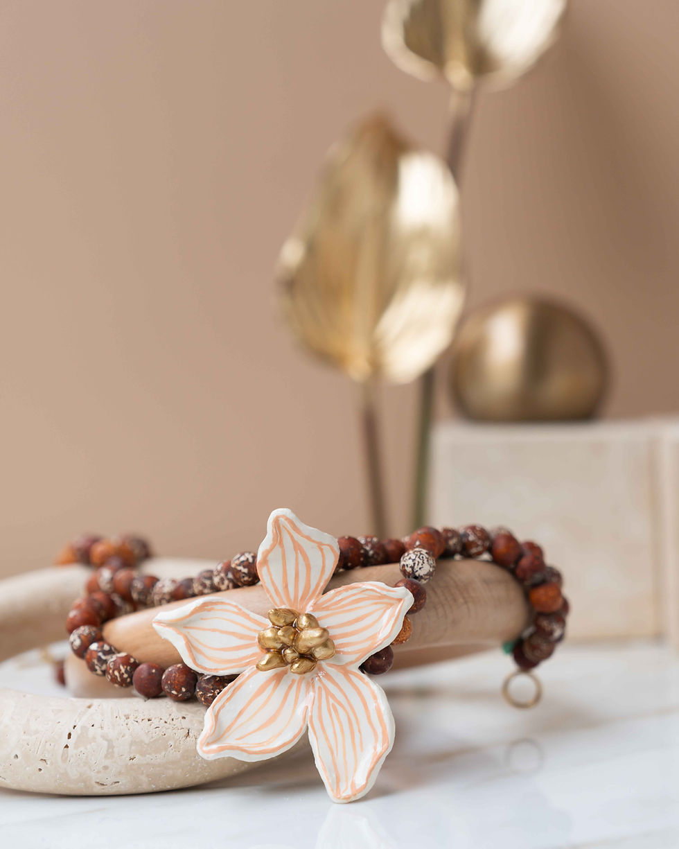 Thumbnail: CALLUNA - Large Flower Shaped Necklace