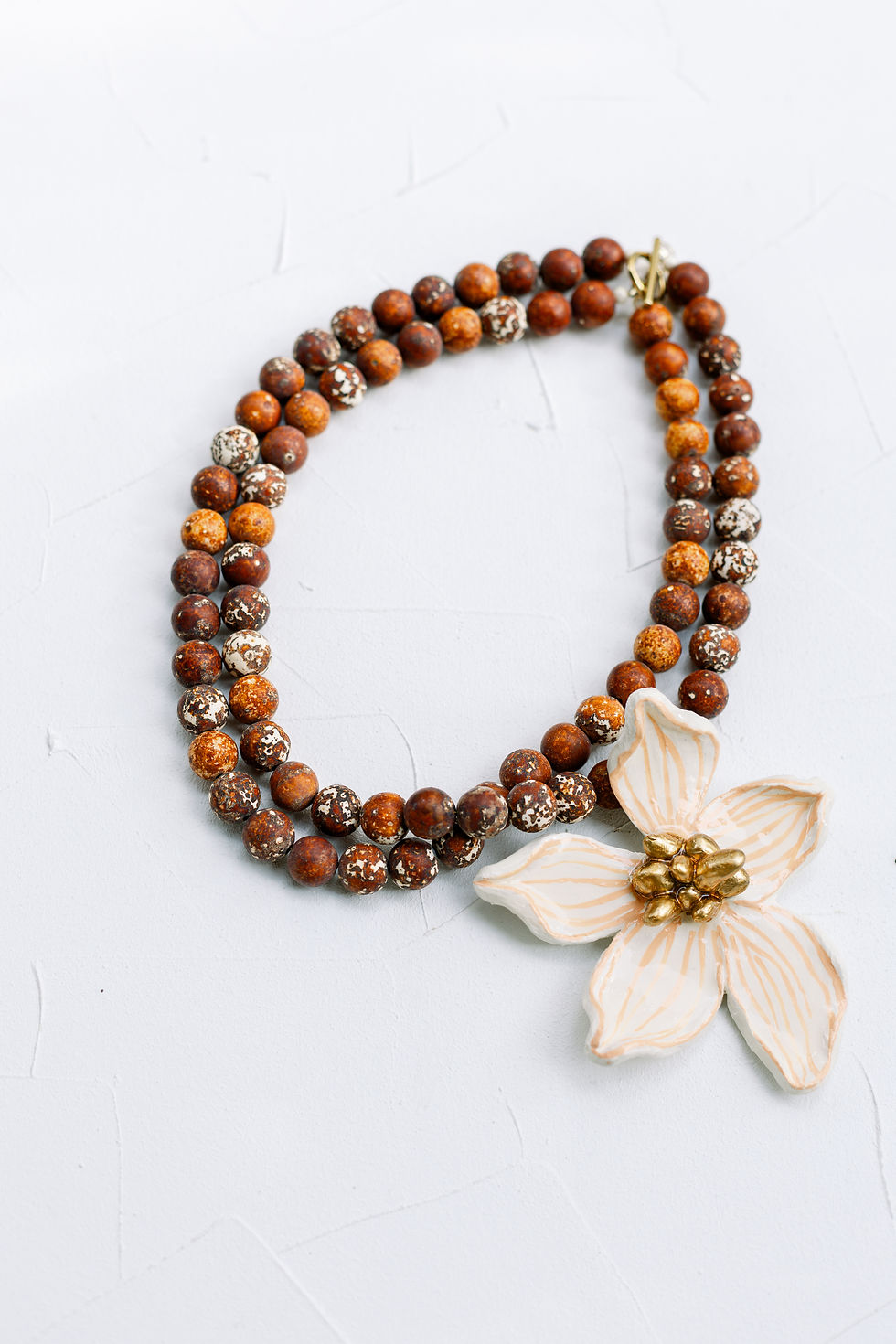 Thumbnail: CALLUNA - Large Flower Shaped Necklace