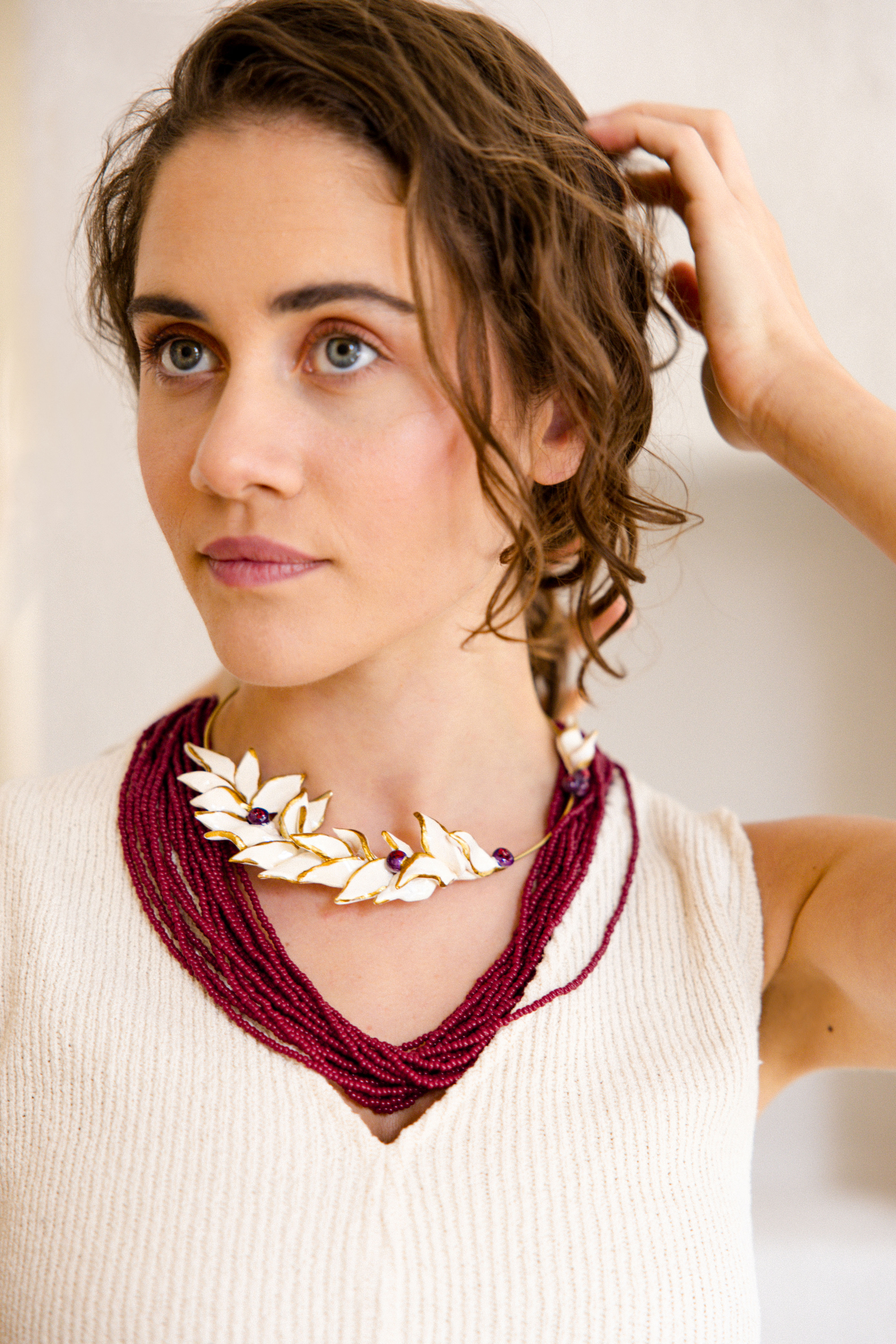 GODDESS GLOW - Çiçek Detaylı Choker Kolye