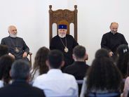 Ամենայն Հայոց Կաթողիկոսն ընդունել է հայագիտական դասընթացներին մասնակից սփյուռքահայ երիտասարդներին