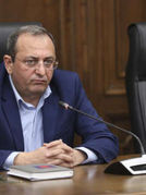 Դեբետավանում հսկում են ԱԱԾ և Հակակոռուպցիոն կոմիտեի օպերատիվ խմբերը, որ միանգամից բերման ենթարկեն այն քաղաքացիներին, ովքեր «Հայաստան» դաշինքի աջակիցներ են․ Արծվիկ Մինասյան