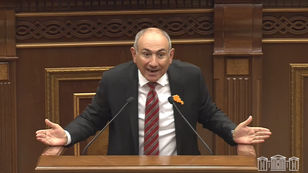 Ո՞ւմ ձայնն է կեղծված, դուրս եկեք հրապարակներ, դուրս չեք գա, որովհետև գիտեք, որ այդ դեպքում դուրս կգան նրանք, ում ձայնը դուք կեղծել եք ընտրակաշառքներով. Փաշինյան
