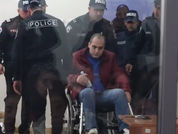 Նարեկ Սամսոնյանին անվասայլակով բերեցին դատարանի դահլիճ