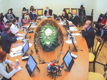 Նսեմացնում եք վարչապետի նշանակությունը․ Աղվան Վարդանյանը՝ Սինանյանին