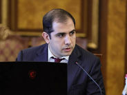 «ՀՐԱՊԱՐԱԿ»․ ԷԴՈՒԱՐԴ ՀԱԿՈԲՅԱՆԸ ՄԵԿՈՒՍԱՑԵԼ Է ԱՇԽԱՏԱԿԻՑՆԵՐԻՑ