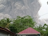 Ինդոնեզիայում ակտիվացել է Սեմերու հրաբուխը